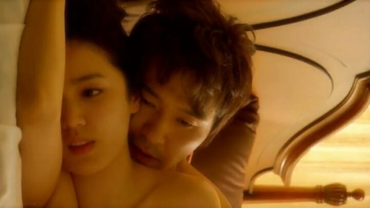 เลสเบี้ยนสี่คนมีเพศสัมพันธ์กับผู้ชายหนึ่งคน