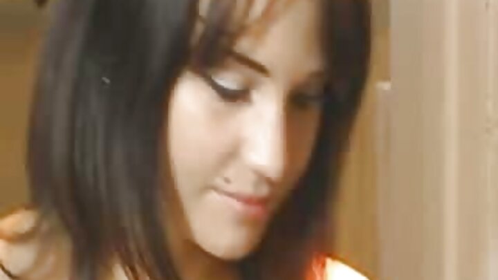สาวน้อยชอบที่จะรู้สึกถึงอวัยวะเพศชายแข็งๆ อยู่ข้างในตัวเธอ
