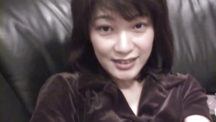 ชายหนุ่มเจ้าเล่ห์ล่อลวงและมีเซ็กส์กับนักท่องเที่ยวสาวสวย