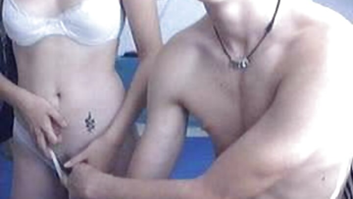 หนังโป๊ที่ผู้ชายร่วมเพศกับผู้หญิงขณะที่เธอกำลังคุยโทรศัพท์