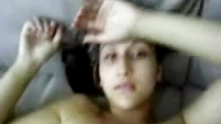 นางแบบมีเพศสัมพันธ์กับผู้ชายในสนามเด็กเล่น
