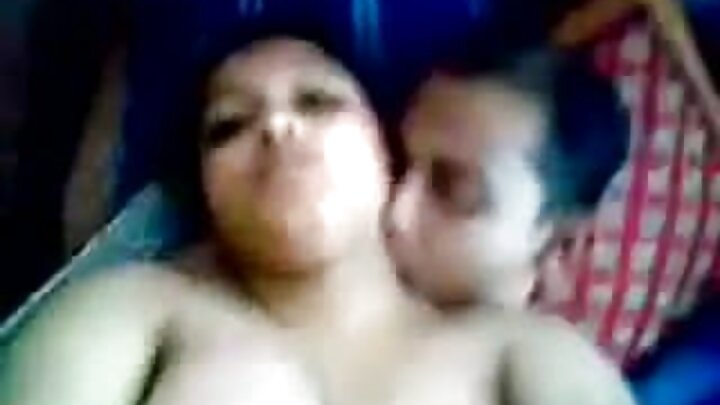 ชายหนุ่มมีเพศสัมพันธ์กับหญิงผิวดำหน้าอกใหญ่อย่างชำนาญ