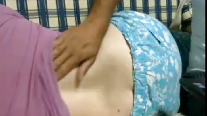 หญิงอกใหญ่ร่วมเพศกับคนขับรถส่วนตัวของเธอ