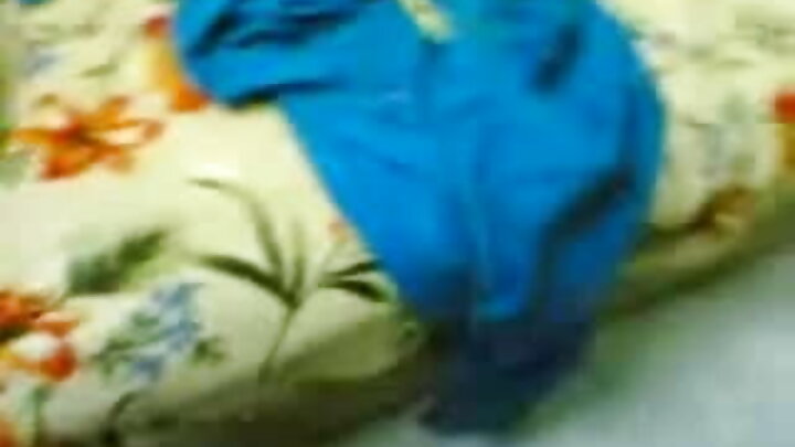 ผู้ชายทำให้แม่บ้านของเขาถึงจุดสุดยอดแบบพุ่งน้ำ