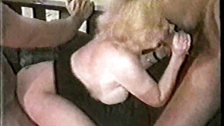 หนังโป๊สามคนรัสเซียที่ผู้ชายสองคนเย็ดสาวผอมบาง
