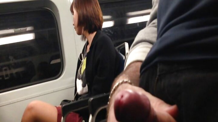 หนังโป๊ทำเองที่สาวผมบลอนด์มีเพศสัมพันธ์กับชายคนหนึ่งเพื่อเงิน