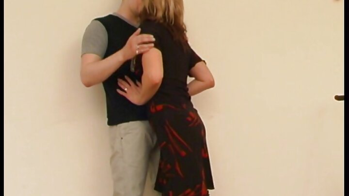 หนังโป๊รัสเซียที่สาวผมบลอนด์ร่วมเพศกับพ่อเลี้ยงของเธอ