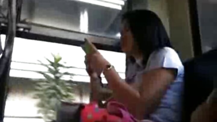 หนังโป๊สามคนในภาษารัสเซียกับผู้หญิงสองคนและผู้ชายหนึ่งคน